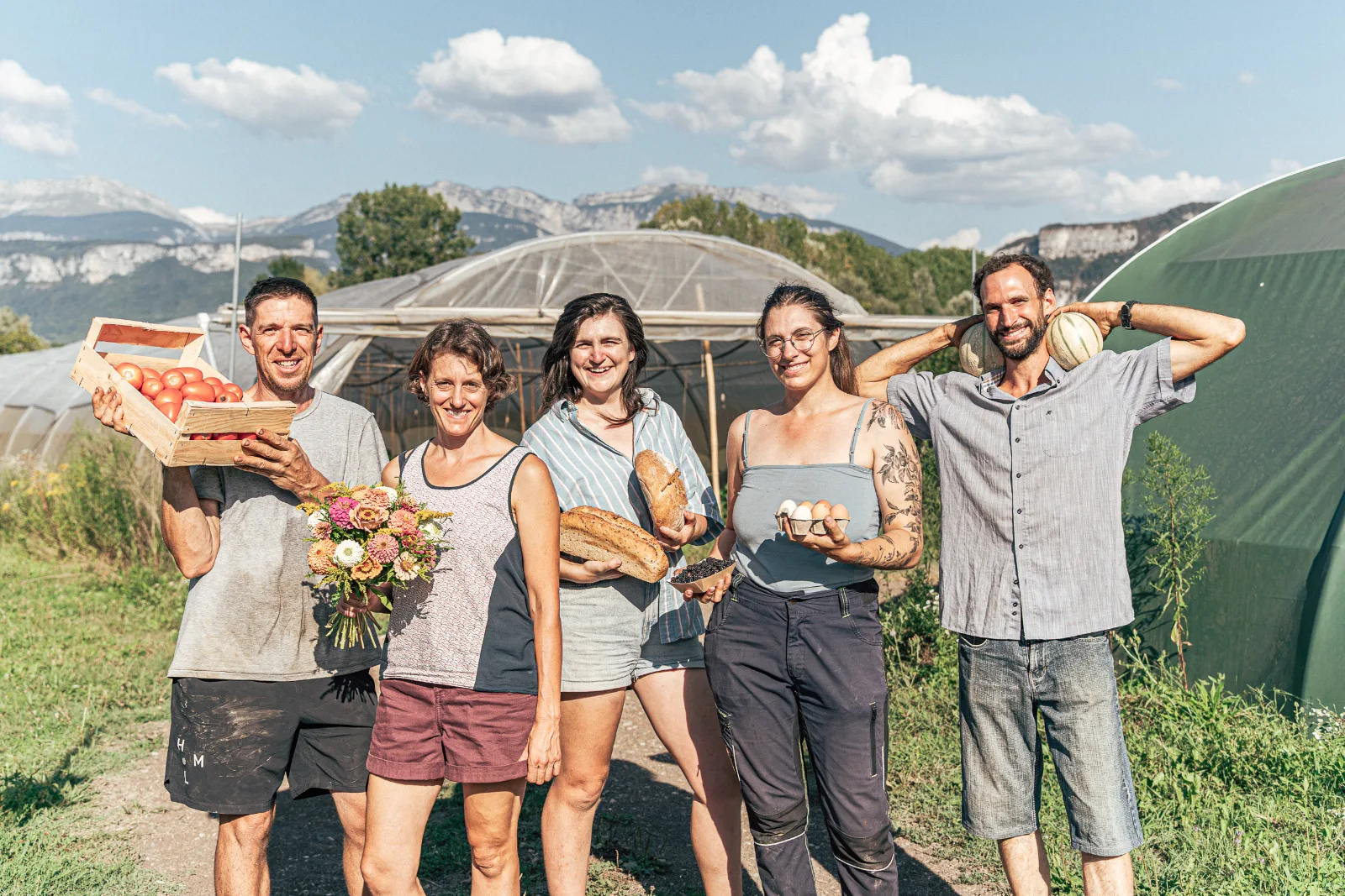 Sur la photo on voit les producteurs membres de la SCIC le Pied à Terre